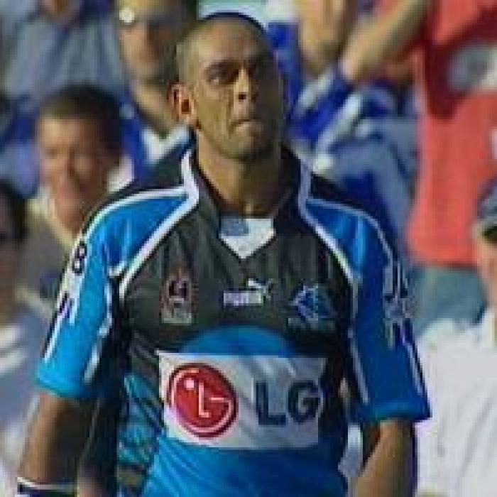 NRL_SharksLARGE_Peachey_050403.jpg
